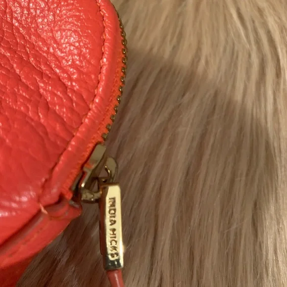 INDIA HICKS CLUTCH. - Picture 5 of 9